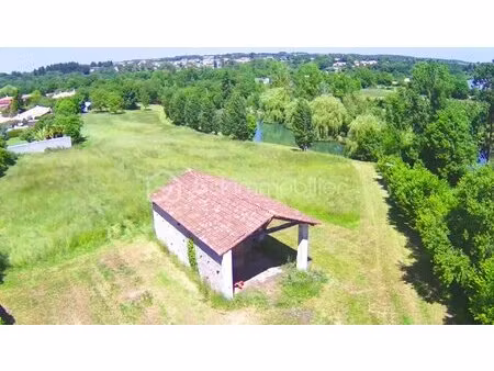 terrain de 17 300 m² à ardin