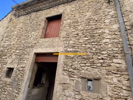 espeluche  bâtiment en pierre  à rénover.