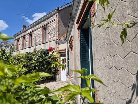 maison meulière 6 pièces  dépendances et terrain.