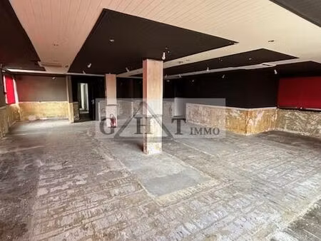 local industriel 600 m²