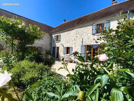 maison 4 pièces 237 m²