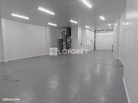 local industriel 200 m²