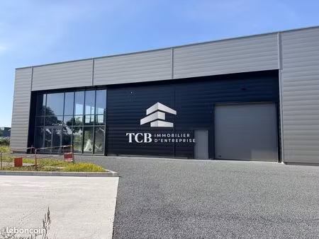 local 830 m² couëron