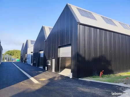 local industriel 204 m²