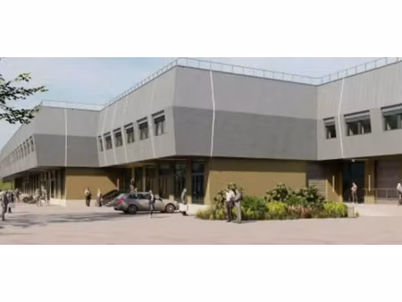 à louer - entrepôt avec quais et bureaux à villejust (91140) - 2 400 m² rénovés