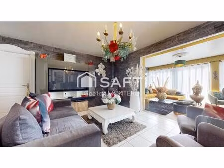 grande maison avec dépendances et piscine!