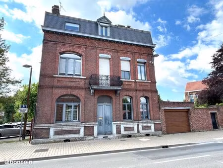 maison 10 pièces 230 m²