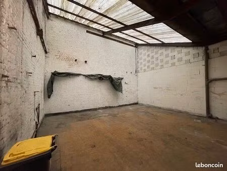 local industriel 100 m²
