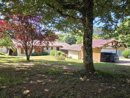 agréable maison au milieu de son parc!