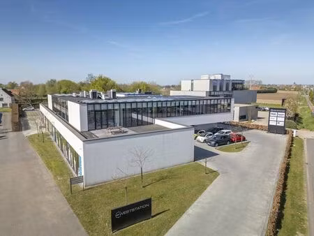 espace de bureau moderne dans un emplacement privilégié à ve