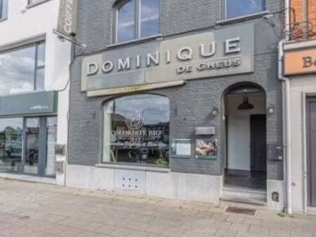 joli-bois : rez-de-chaussée commercial à visibilité +++