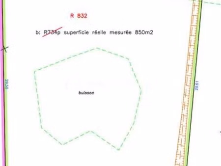 terrain de 850 m² à pruniers