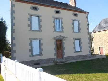 vends fermette de 132 m² habitable 20 000 m² de terrain