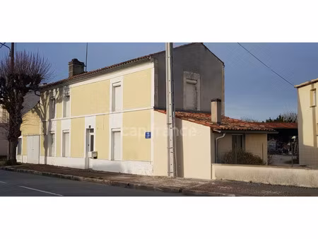 maison à vendre jonzac 6 pièce(s) 138m2 132 000€