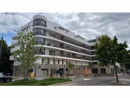 local commercial neuf - st genis pouilly centre