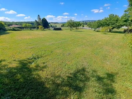 terrain constructible avec cu de 1500m2