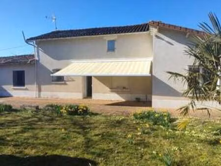 vente maison à fomperron (79340) : à vendre / 148m² fomperron