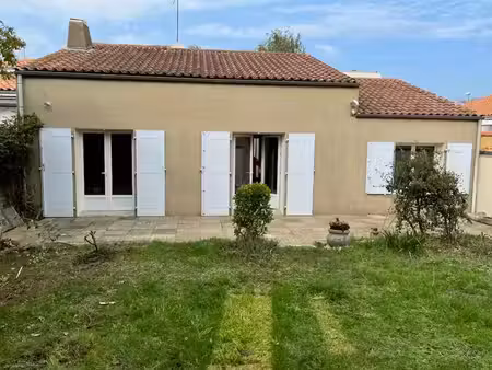location maison la rochelle 17000 - - surface privée