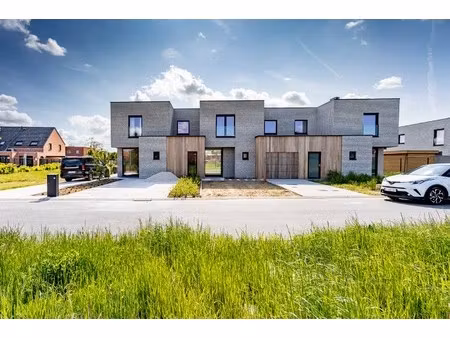 huis te koop in wakken met 3 slaapkamers