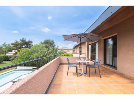 superbe propriété au coeur de lardenne