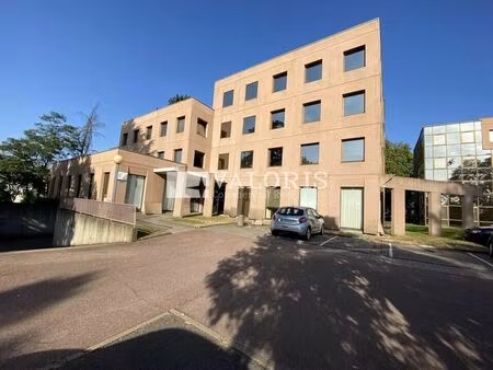 location bureau 155 m² à écully (69130)