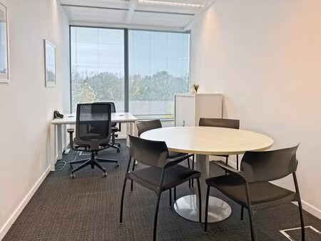 espace de bureau privé pour 1 à regus parc de l'alliance