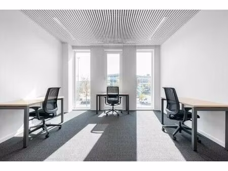 espace de bureau privé pour 3 personnes à regus city dox