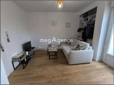 vente appartement t1 bord de mer aux sables-d'olonne (85100) : à vendre t1 bord de mer / 2