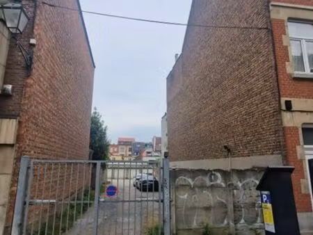 19 box + projet de construction