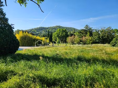 terrain de 845 m² à savasse