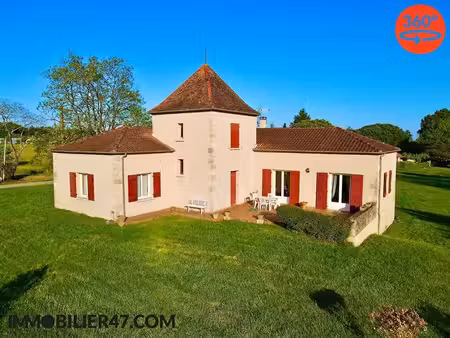 villa traditionnelle au coeur de prayssas