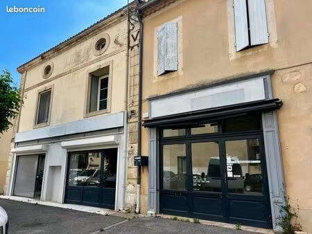 à vendre : local commercial à maillane - 104 m²