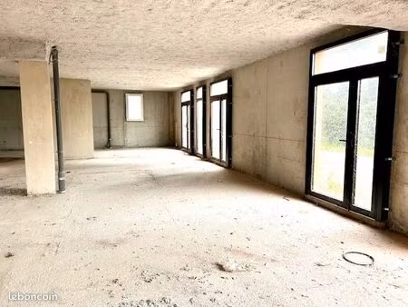bureaux 341 m² graveson