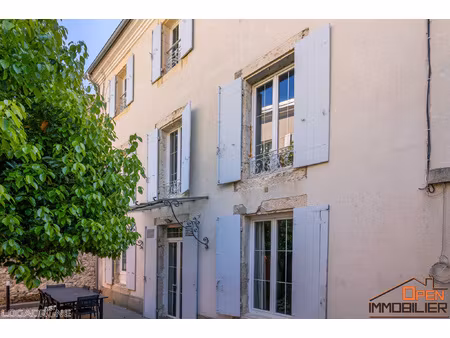 maison de ville avec jardin et piscine