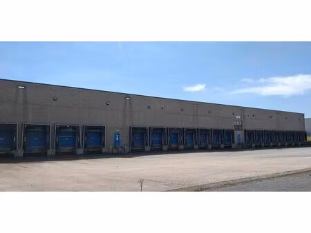 entrepôt à louer à courcelles