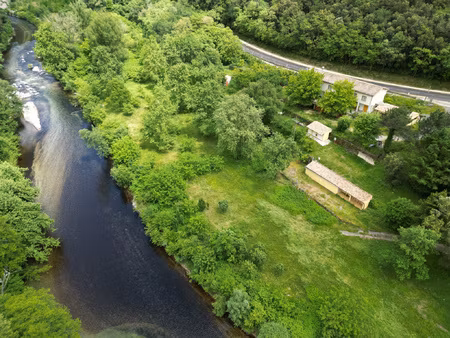 st julien de la nef  ensemble immobilier avec restaurant  ai