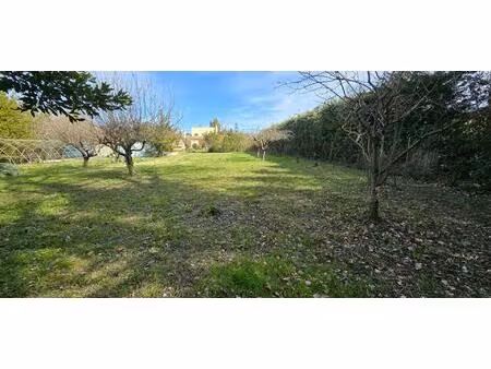 terrain plat à bâtir libre constructeur sur une parcelle de 1918 m² dont 591 m² de partie 