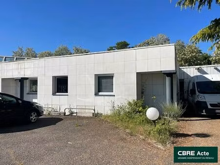 location local d'activités custines 301 m²