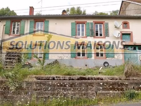 maison de village a renover  sur 43 65 ares de terrain