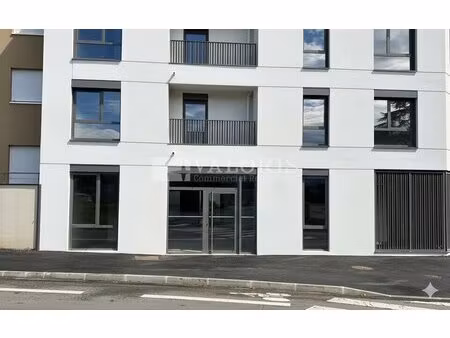 location local commercial 99m² ecully 69130