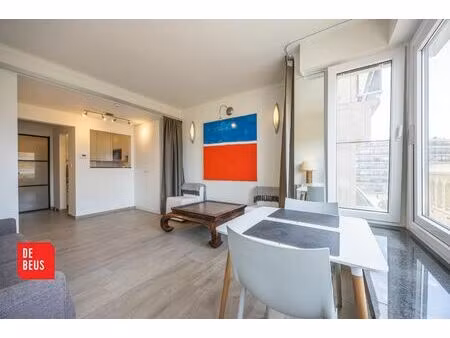 gerenoveerde studio met lateraal zeezicht aan de albert i promenade