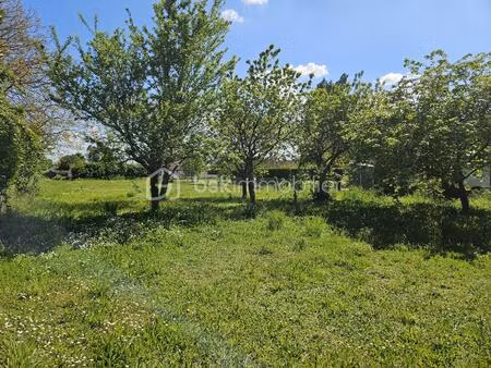 terrain de 689 m² à arcay