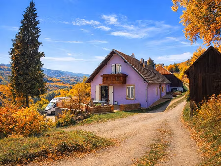 maison de charme rénovée avec 4 ha et vue panoramique