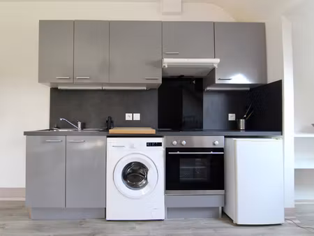 f2 meublé de 30m2 :