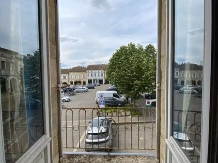 bel immeuble à très fort potentiel à sauveterre de guyenne