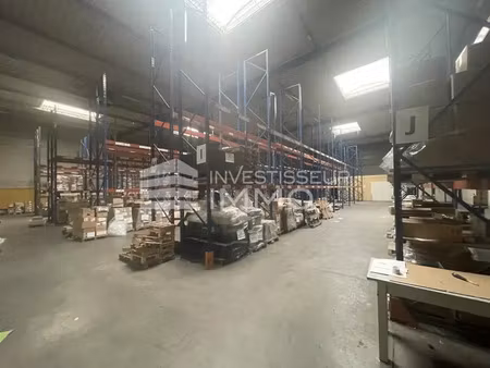 local d'activités indépendant de plain pied a louer dans la za de torcy