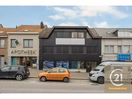 propriété commerciale avec appartement très bien situé à die