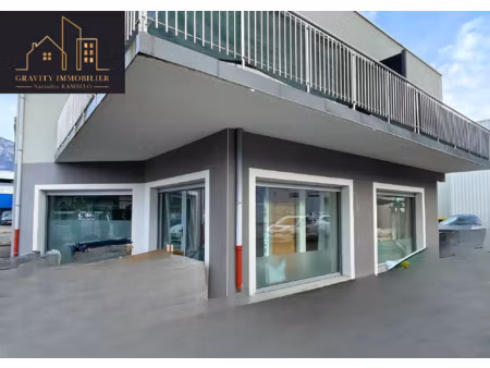 local commercial environ 100m2 marnaz