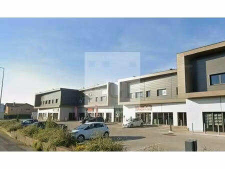 location bureau 124 m² à genay (69730)