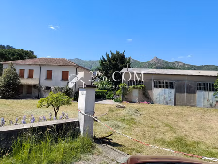 maison d'habitation et entrepôt sur 2308 m2 de terrain